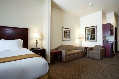 Holiday Inn Express & Suites Hearne - Photo5