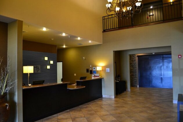 Holiday Inn Express and Suites Heber Springs - Photo2