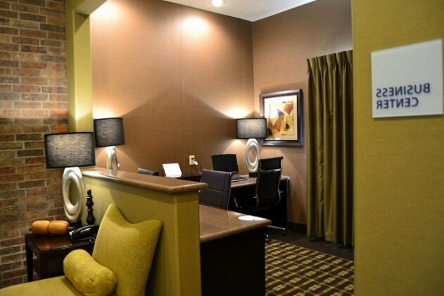 Holiday Inn Express and Suites Heber Springs - Photo3