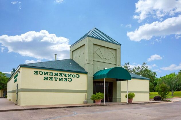 Quality Inn & Conference Center Heber Springs