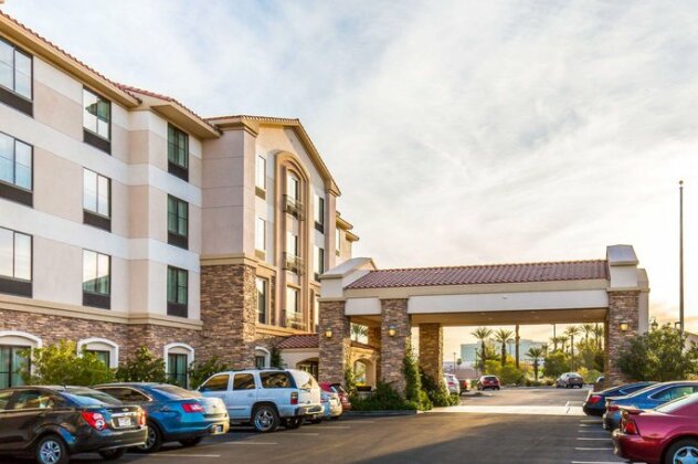 Comfort Inn & Suites Henderson - Las Vegas - Photo4