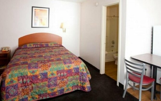 InTown Suites Extended Stay Nashville TN - Hendersonville - Photo3