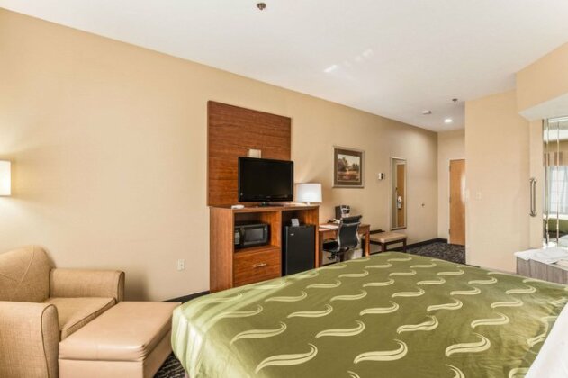 Quality Inn & Suites Flat Rock - Photo5