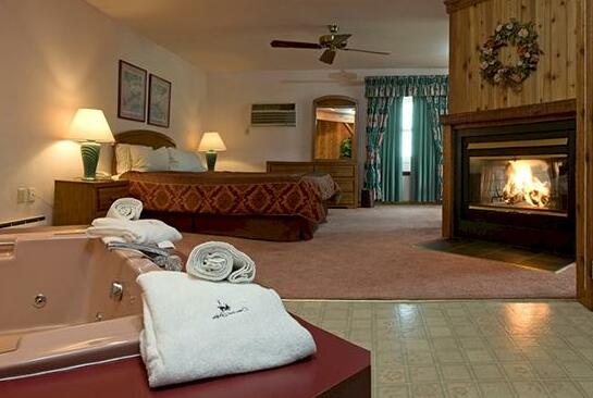 Crescent Lodge and Country Inn - Adults Only - Photo2