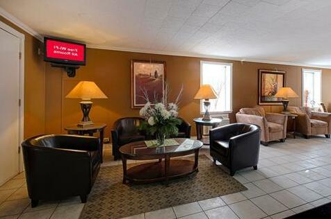 Red Roof Inn and Suites Herkimer - Photo4