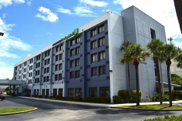 Holiday Inn Express Hotel & Suites Miami - Hialeah