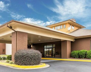 Quality Suites Convention Center - Hickory