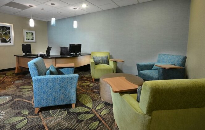 Holiday Inn Express Hotel & Suites High Point South - Photo3