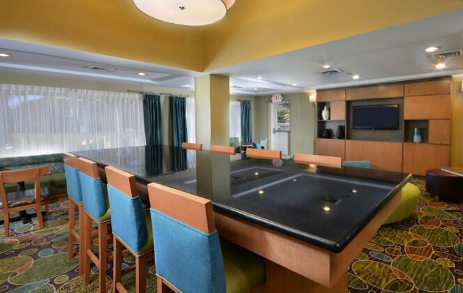 Holiday Inn Express Hotel & Suites High Point South - Photo5