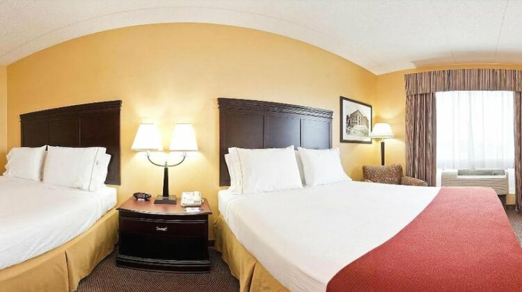 Holiday Inn Express Hotel & Suites Louisville South-Hillview - Photo4
