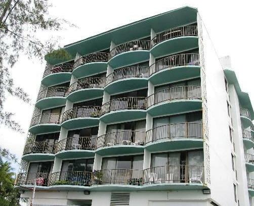 Country Club Hawaii Condo Hotel - Photo5