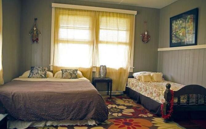 Shaka Shak Garden Inn - Photo3
