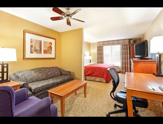 Country Inn & Suites by Radisson Hinesville GA - Photo2