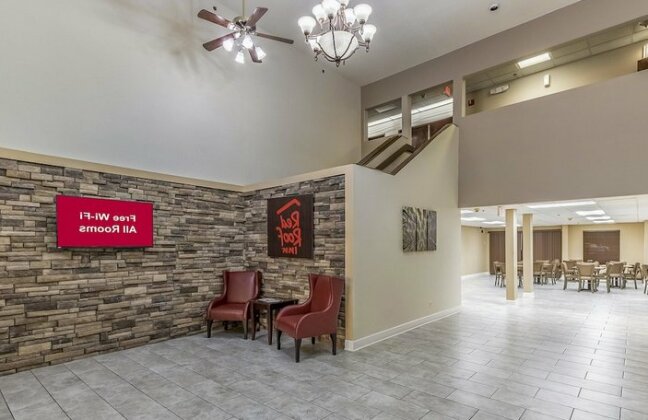 Red Roof Inn & Suites Hinesville - Photo3