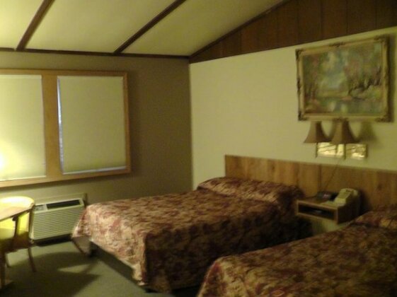 Motel 95 & Campground - Photo3