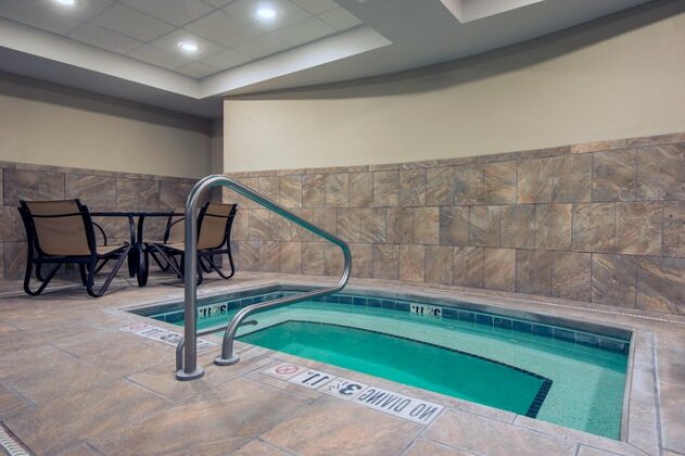 Holiday Inn Express Hotel & Suites Hobbs - Photo3