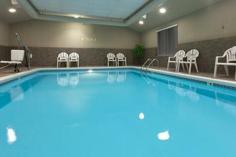 Country Inn & Suites by Radisson Holland MI - Photo5