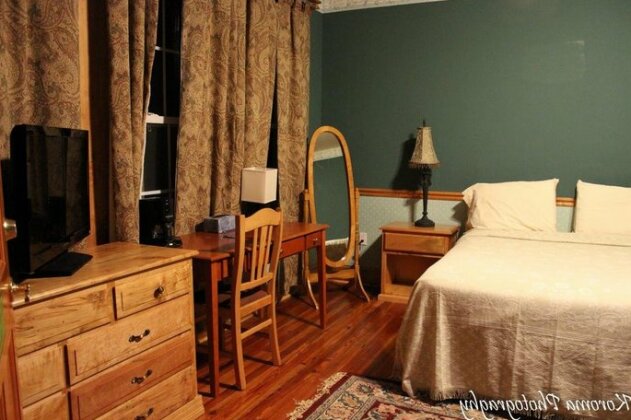 The Victorian-Candle Bed & Breakfast - Photo5