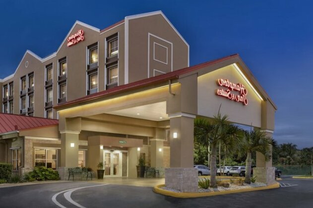 Hampton Inn & Suites Fort Lauderdale Airport - Photo2