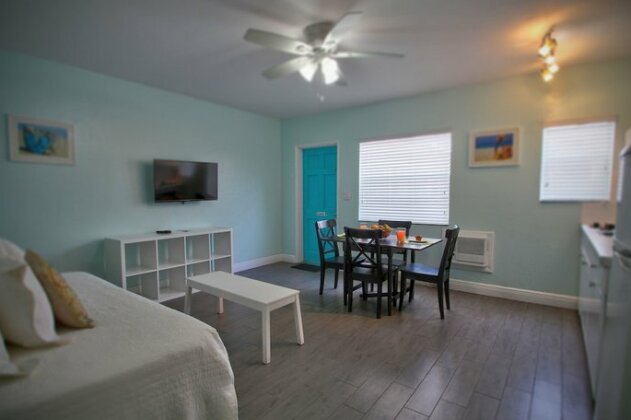Hollywood Beachside Boutique Suite - Photo5