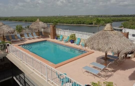 Rooftop Resort - Clothing Optional - Adult Only - Photo4