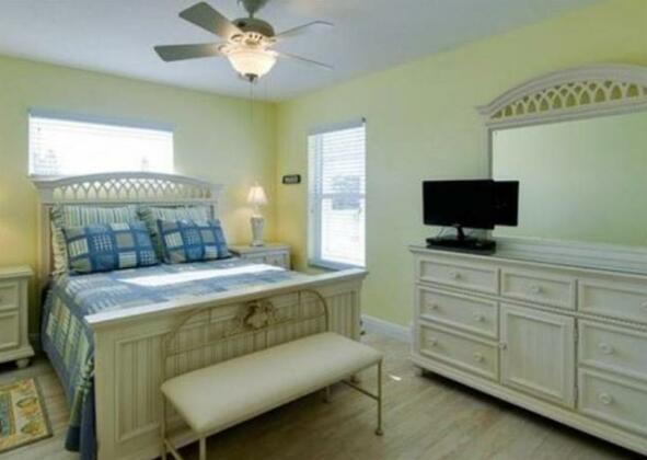 RedAwning Beach Retreat 1 - Photo4