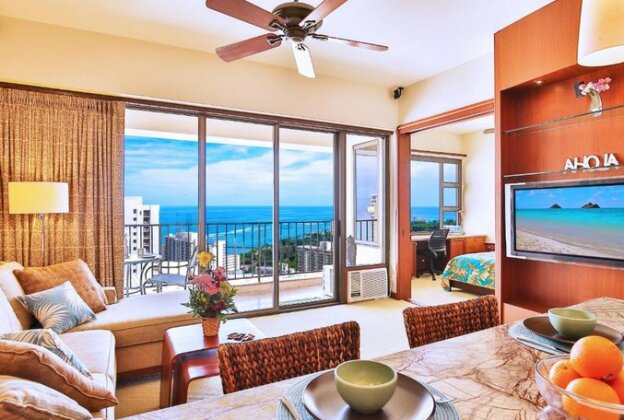 Luxury Penthouse with Panoramic Ocean Views 1 Block to Beach Free Parking & WIFI - Photo2