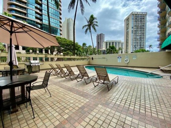 Royal Aloha 2-Bedroom Waikiki Vacation Rental Unit - Photo4