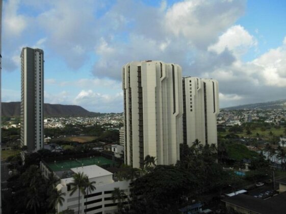 Waikiki Banyan Apartment 1603 - Photo3