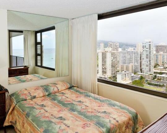 Waikiki Banyan Tower 1 Suite 2506 - Photo3