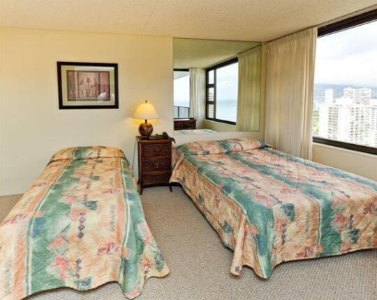 Waikiki Banyan Tower 1 Suite 2506 - Photo4