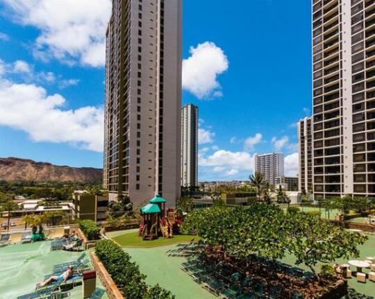Waikiki Banyan Tower 1 Suite 707