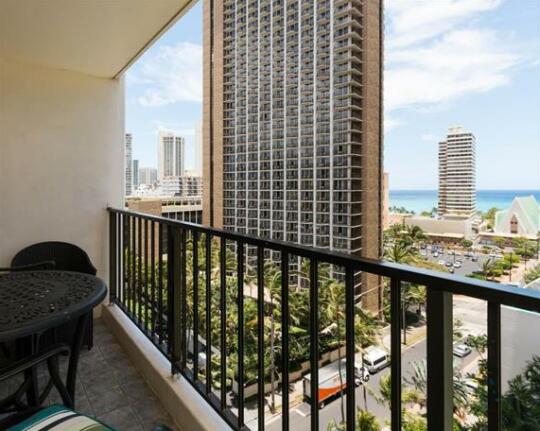 Waikiki Banyan Tower 2 Suite 1204