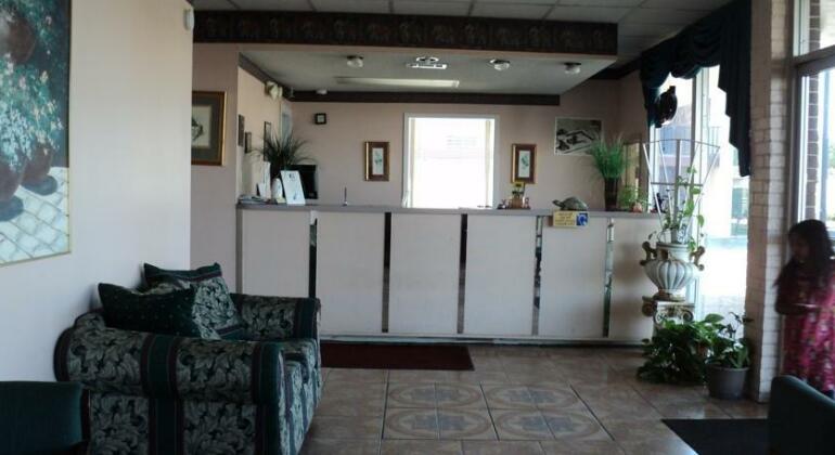 Relax Inn and Suites Hope - Photo3