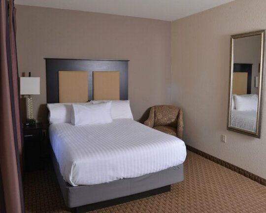 Stay-Over Suites - Photo5