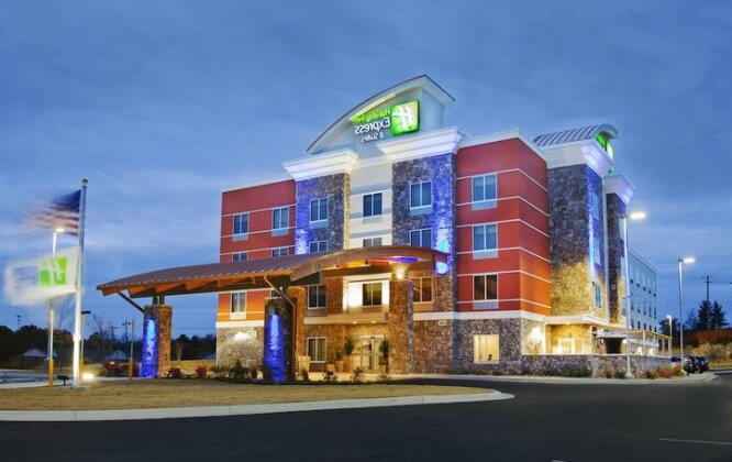 Holiday Inn Express Hotel & Suites Hot Springs - Photo2