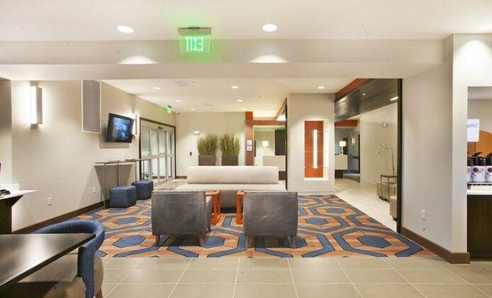 Holiday Inn Express Hotel & Suites Hot Springs - Photo5