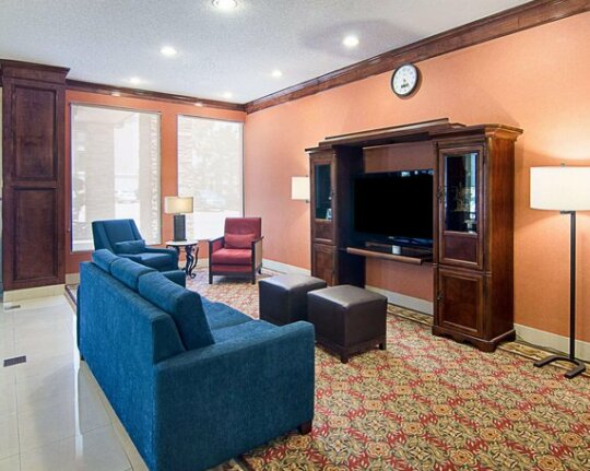 Comfort Inn & Suites West - Photo4