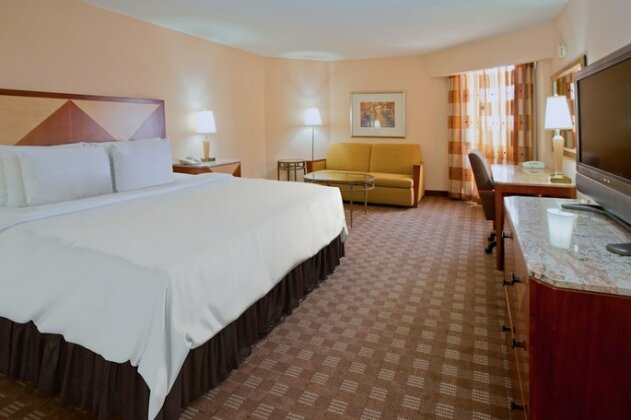 Crowne Plaza Hotel Houston River Oaks - Photo4