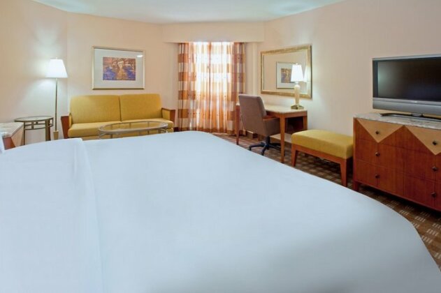 Crowne Plaza Hotel Houston River Oaks - Photo5