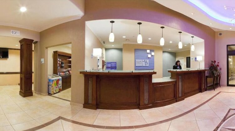 Holiday Inn Express Hotel and Suites Katy - Photo4