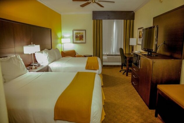 Holiday Inn Express Hotel & Suites Houston North Intercontinental - Photo2