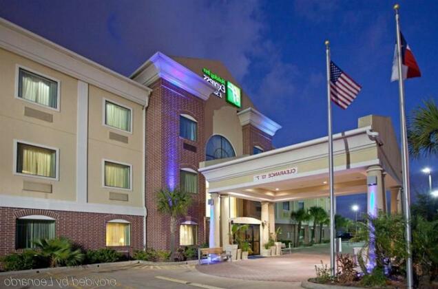 Holiday Inn Express & Suites Houston SW - Medical Ctr Area - Photo2