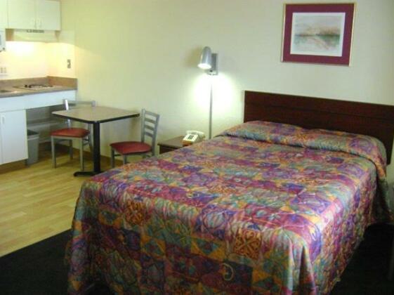 InTown Suites Extended Stay Houston Tx- West Oaks - Photo5