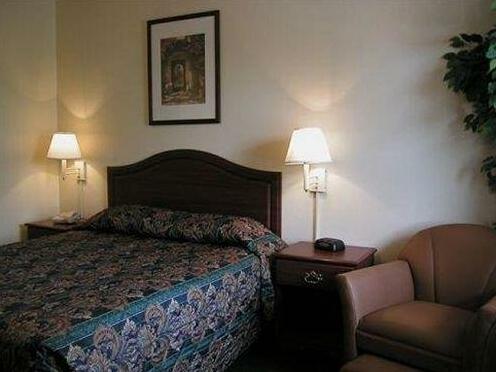 InTown Suites Extended Stay Houston/Clearlake - Photo5