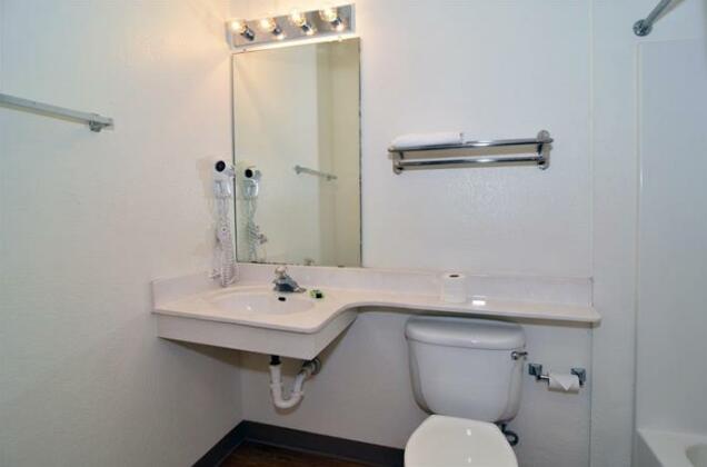 InTown Suites Extended Stay Houston/Greenspoint - Photo4