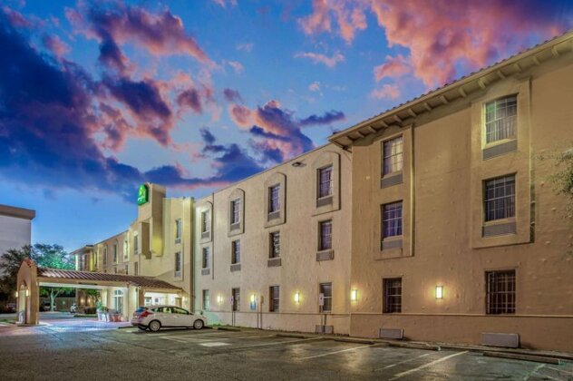 La Quinta Inn & Suites Houston Greenway Plaza Medical Area - Photo4