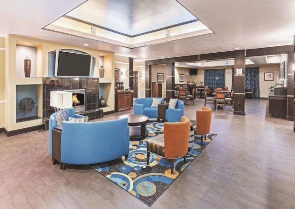 La Quinta Inn & Suites Houston Hobby Airport - Photo3