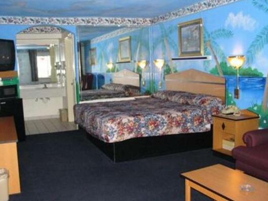 Moonlight Inn and Suites - Photo5