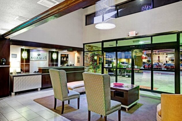 Ramada by Wyndham Houston Intercontinental Airport South Hotel - Photo2